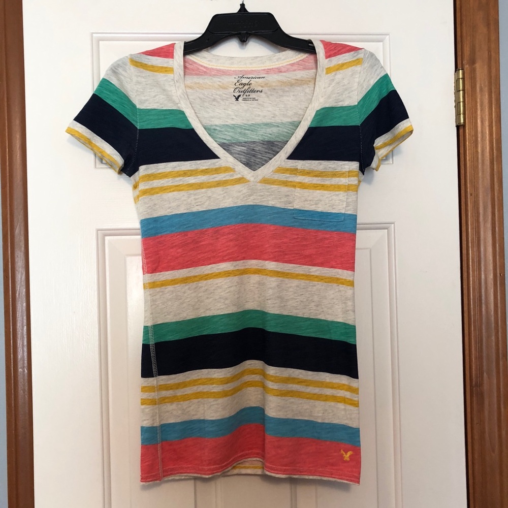 American Eagle V-Neck
